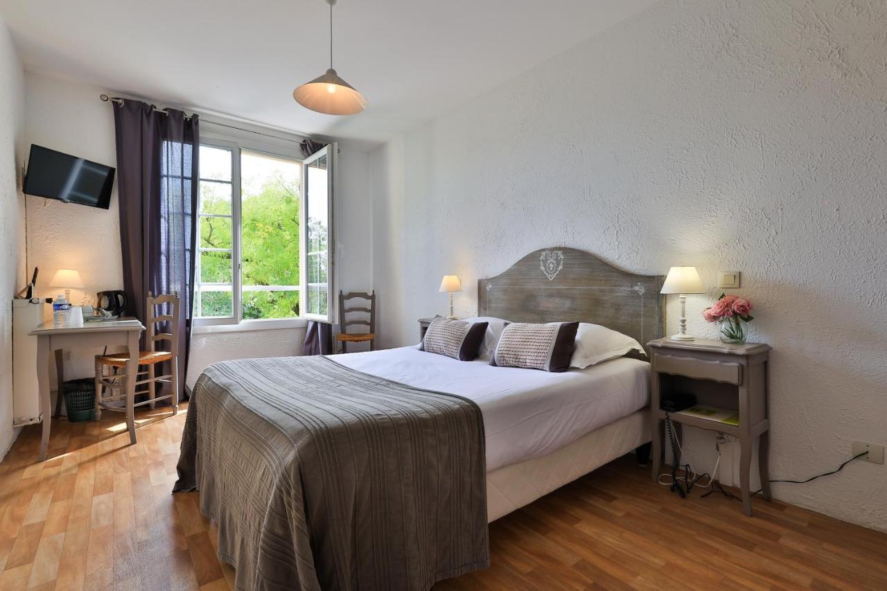 Logis Hotel Castel Mouisson Barbentane Eksteriør bilde