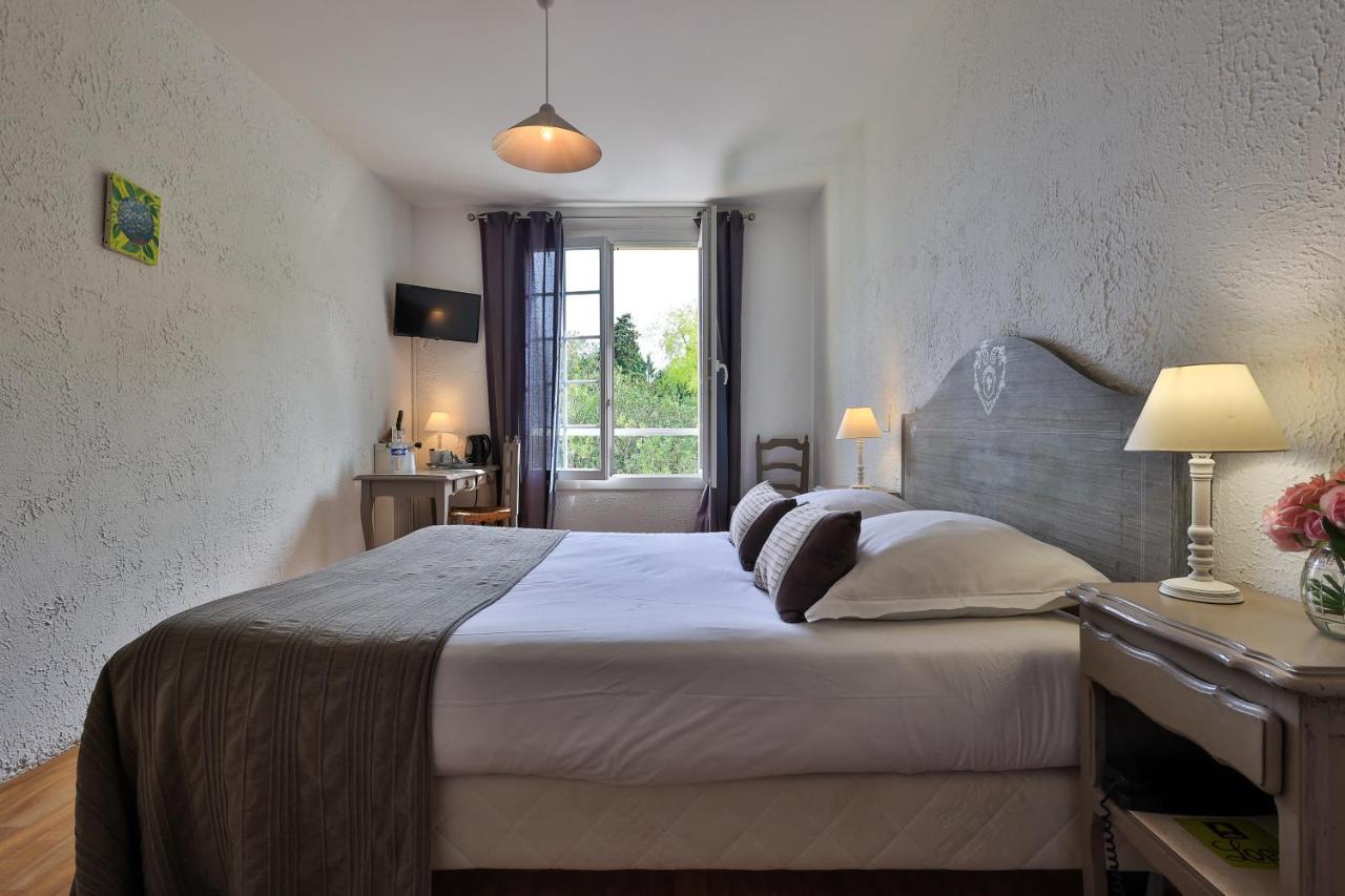 Logis Hotel Castel Mouisson Barbentane Eksteriør bilde