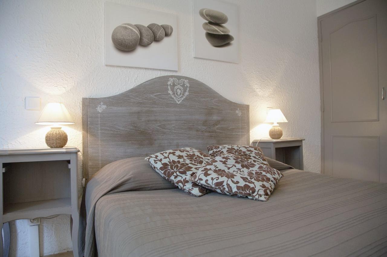Logis Hotel Castel Mouisson Barbentane Eksteriør bilde